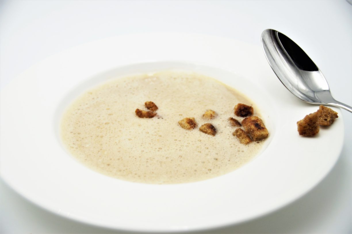 Maronen-Schaumsuppe mit Zimt-Croutons – SchmankerlFabrik